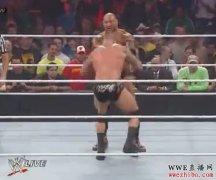 WWE送葬者遭最强野兽KO：布莱恩大爆发连揍8D兰迪HHH
